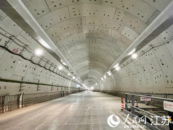 南京市建寧西路過江通道施工現(xiàn)場。人民網(wǎng) 王雪彤攝